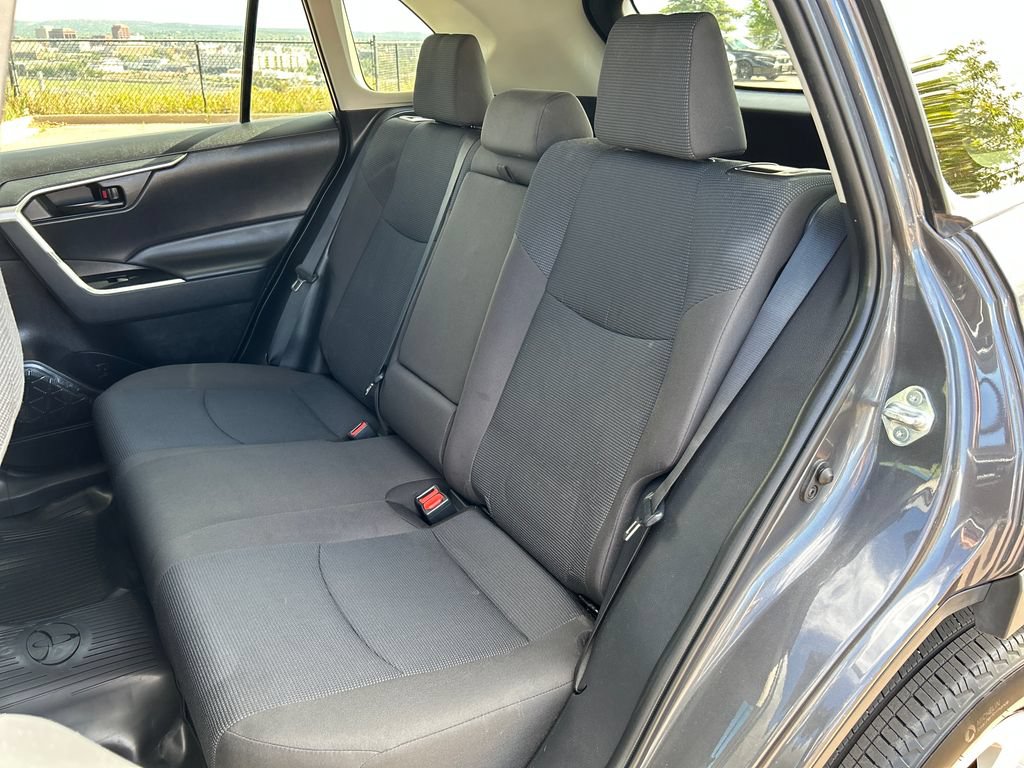 Used 2023 Toyota RAV4 LE AWD/4WD image 17