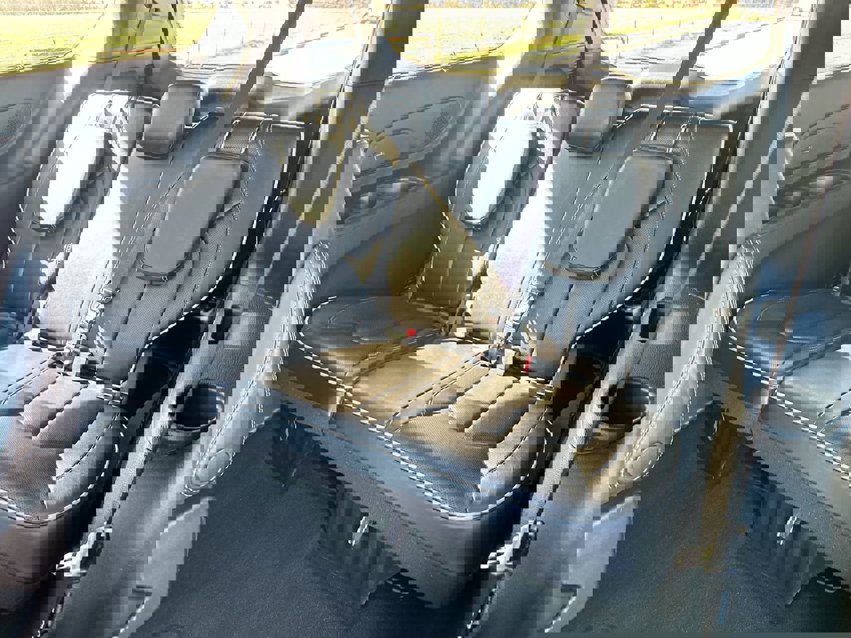 Used 2025 Chrysler Pacifica Limited image 24