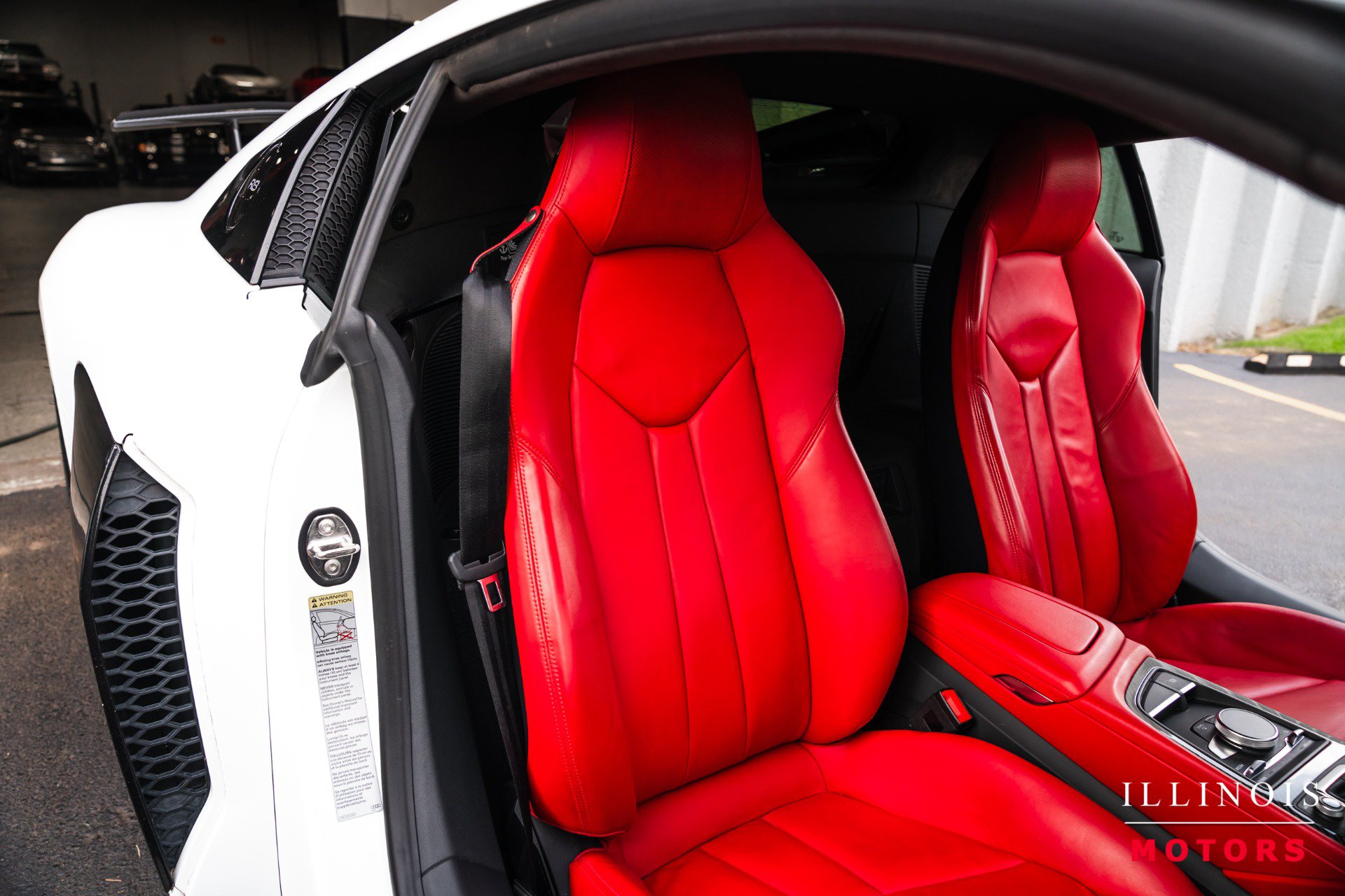 Used 2018 Audi R8 V10 w/ Premium Package RWD image 30