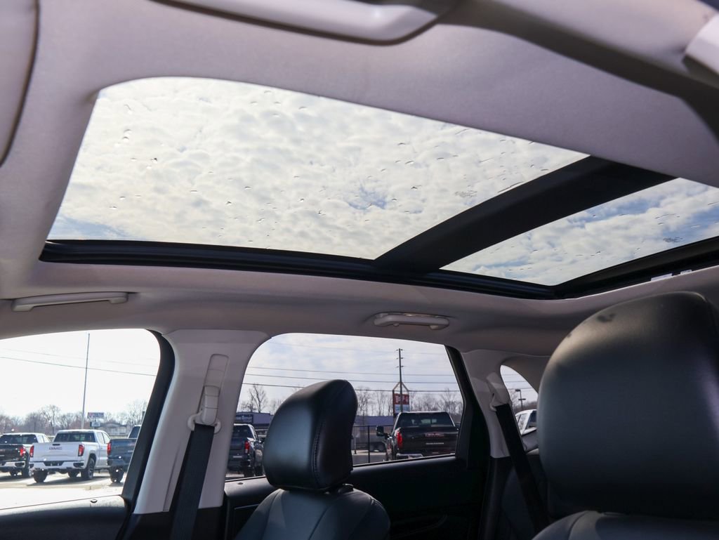 Used 2018 Ford Edge Titanium w/ Equipment Group 301A image 9