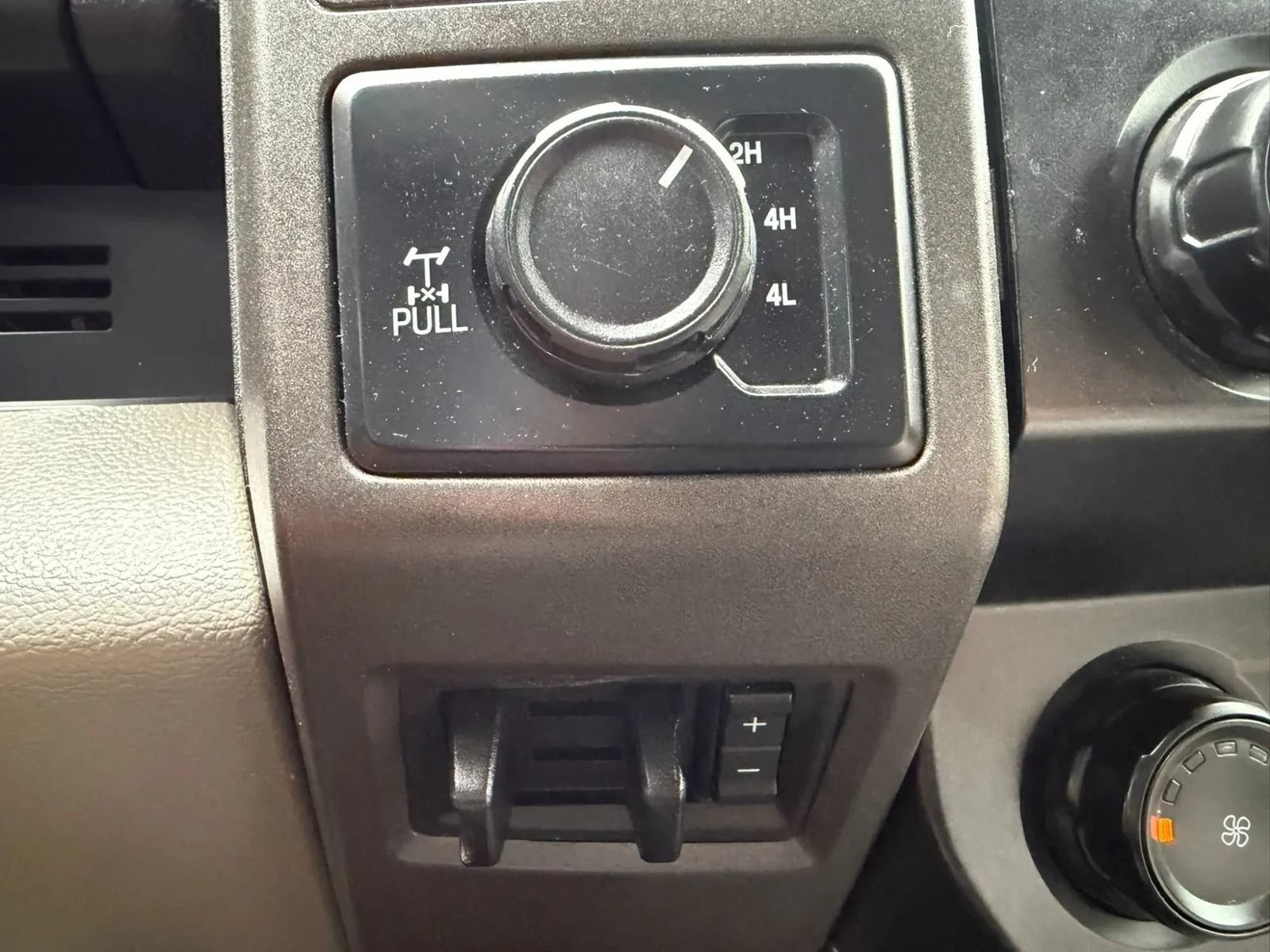 Used 2022 Ford F250 XL w/ Power Equipment Group AWD/4WD image 25