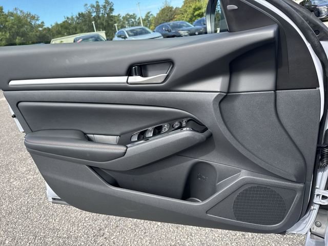 New 2025 Nissan Altima 2.5 SR w/ SR Premium Package FWD image 24