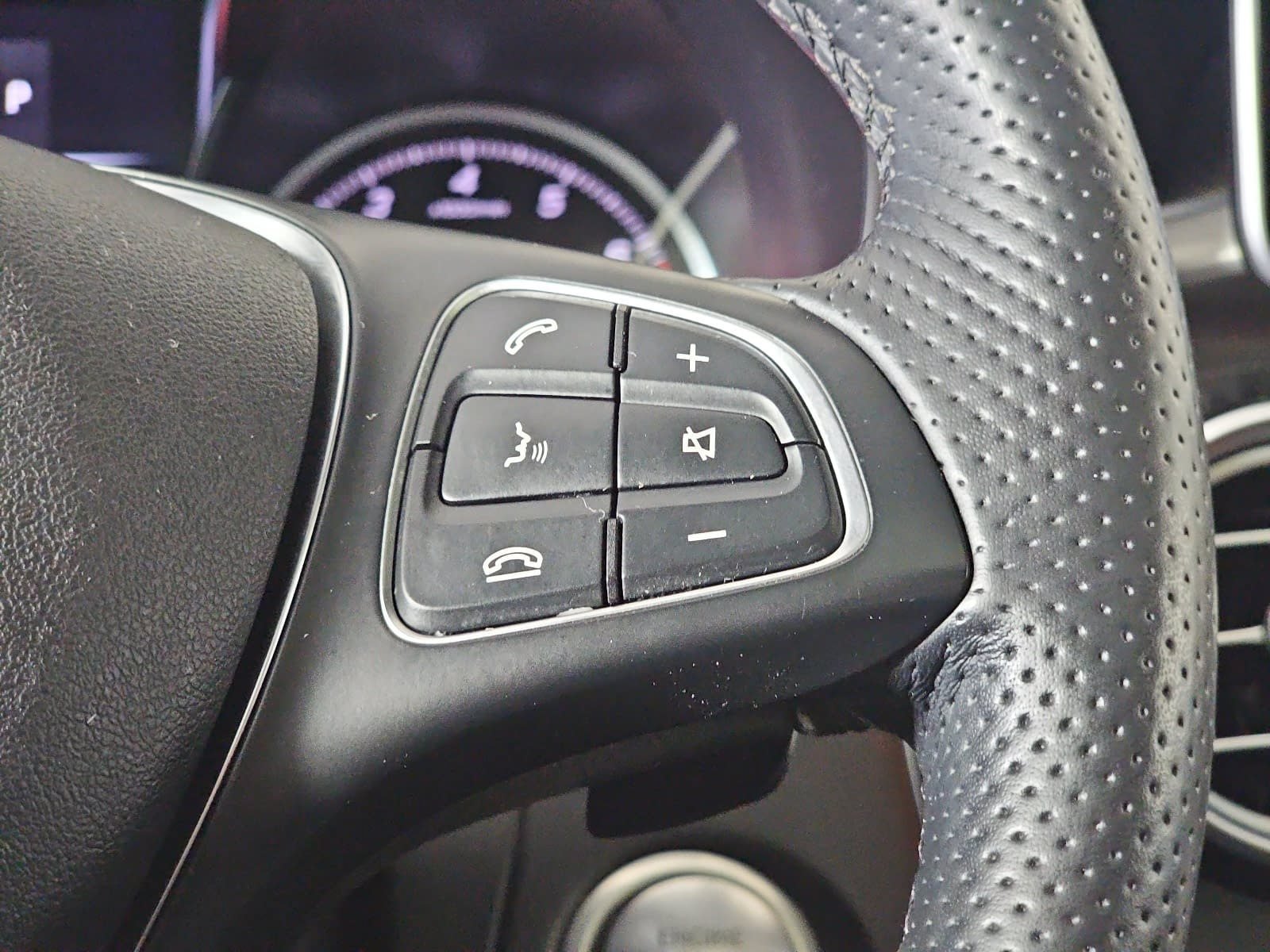 Used 2019 Mercedes-Benz GLC 300 4MATIC Coupe image 18