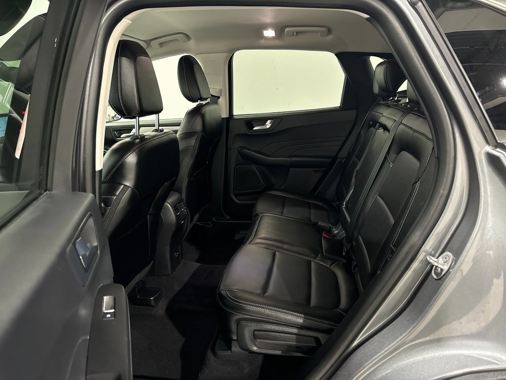 Used 2022 Ford Escape SEL image 19