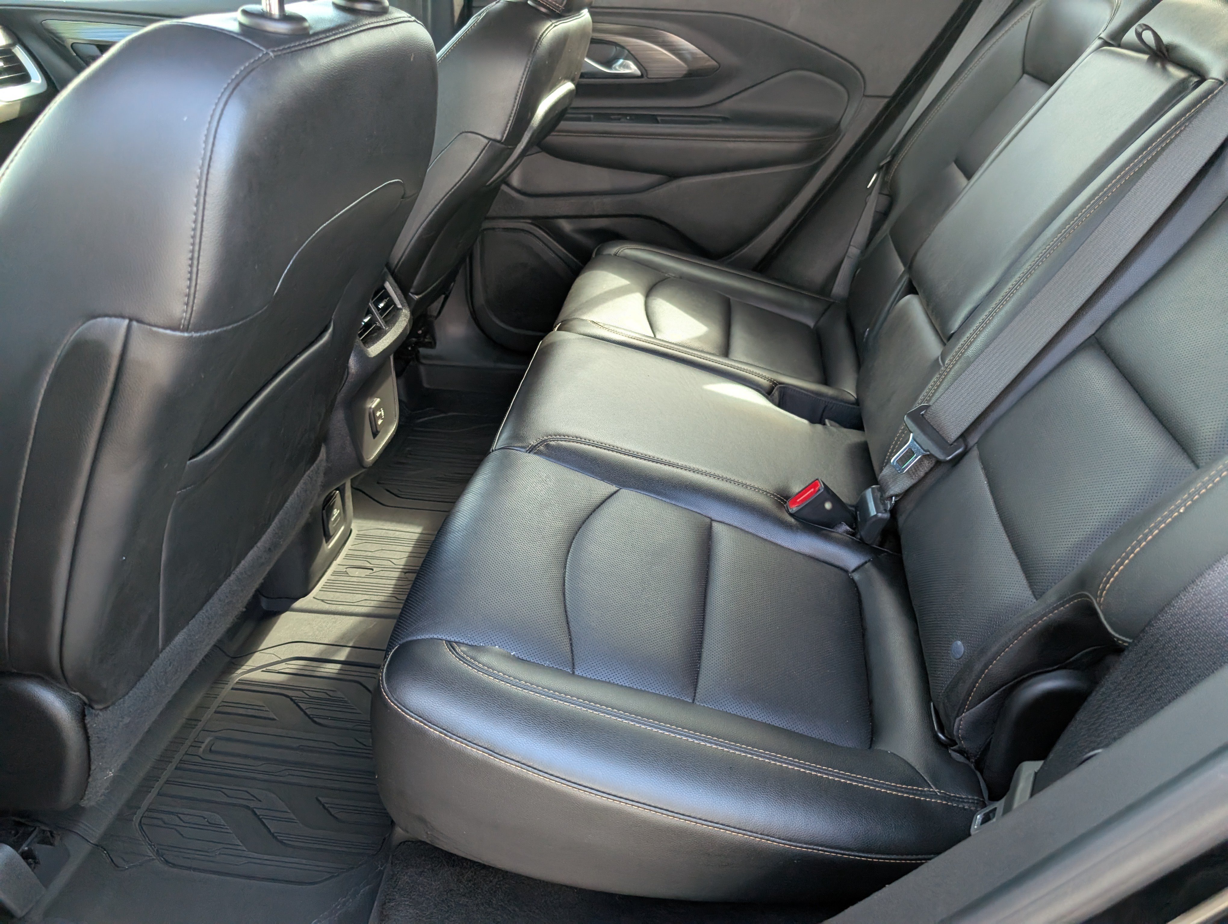 Used 2021 GMC Terrain SLT w/ Infotainment Package II FWD image 29