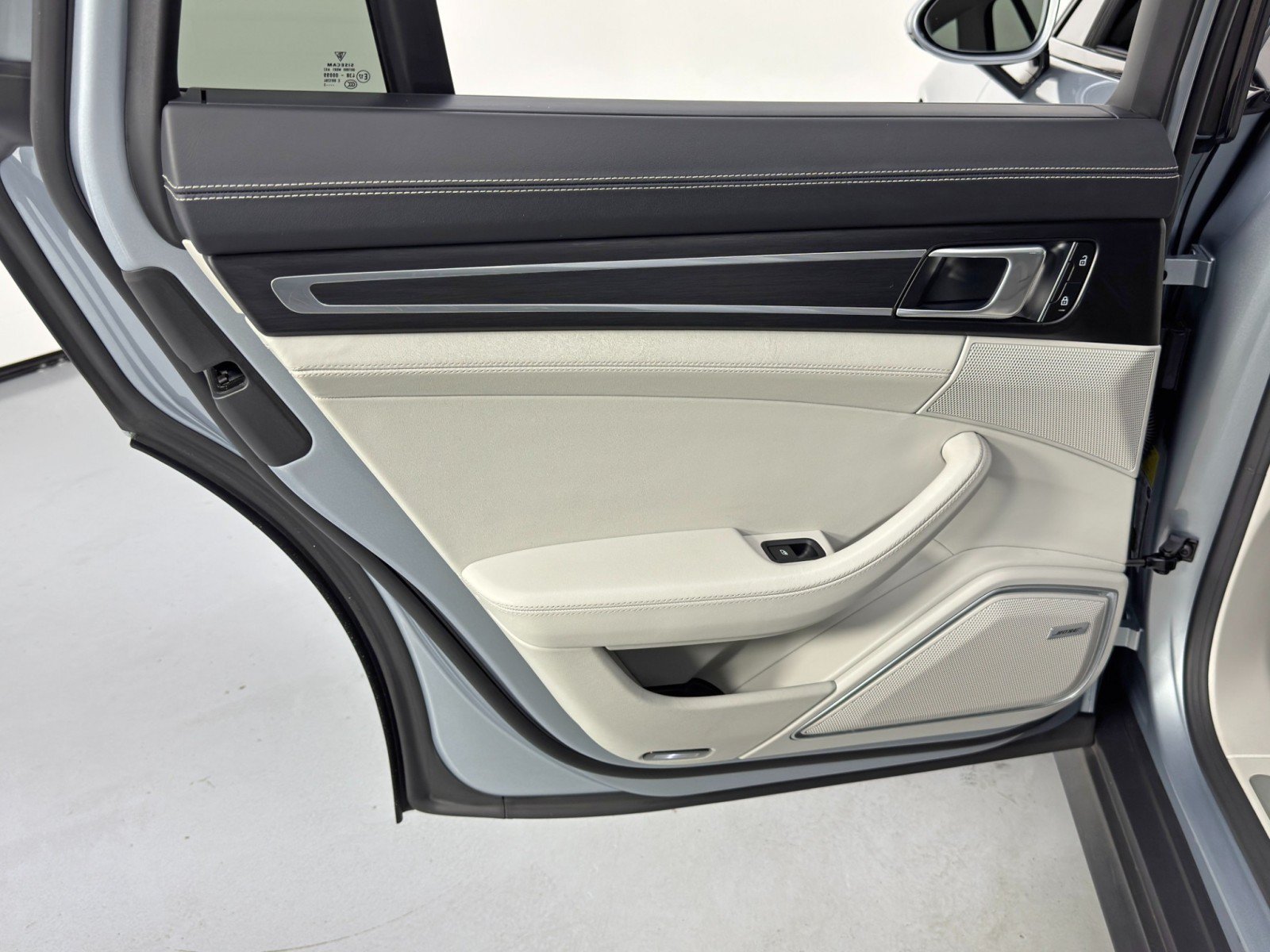 Used 2023 Porsche Panamera Platinum Edition RWD image 46