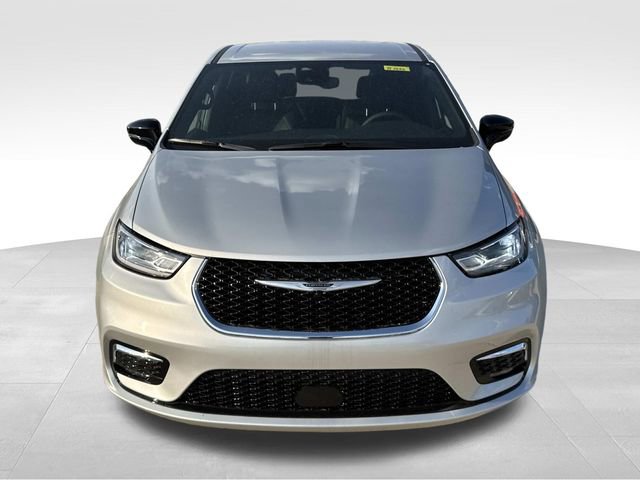 New 2026 Chrysler Pacifica Select image 2