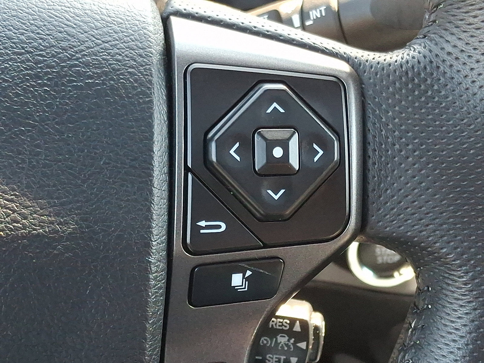 Used 2023 Toyota Tacoma TRD Off-Road w/ TRD Premium Off Road Package image 22