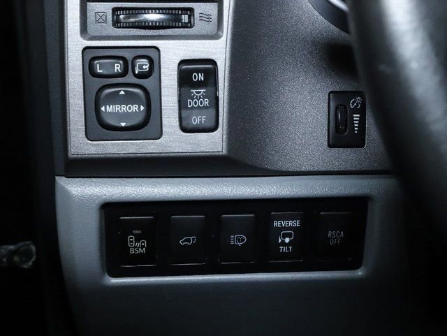 Used 2012 Toyota Sequoia Platinum image 28