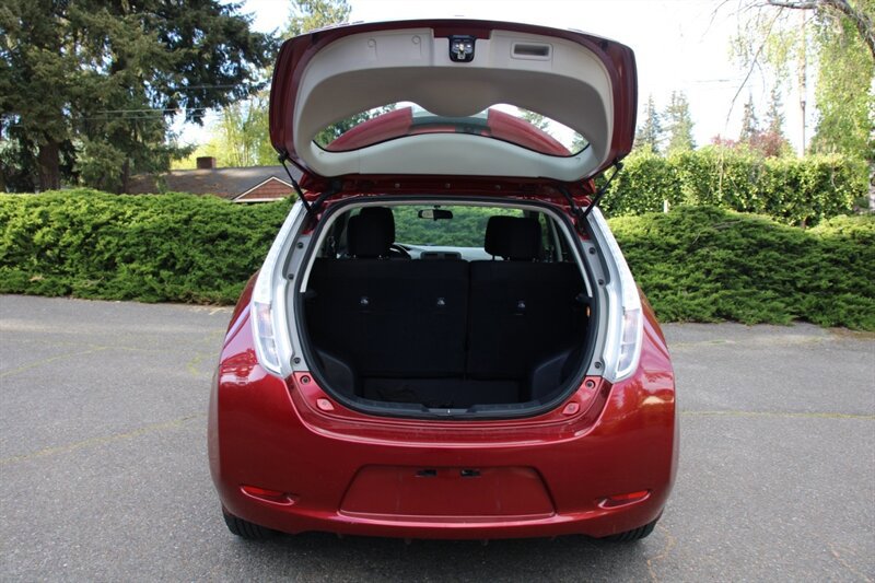 Used 2015 Nissan Leaf S w/ Charge Package FWD image 17