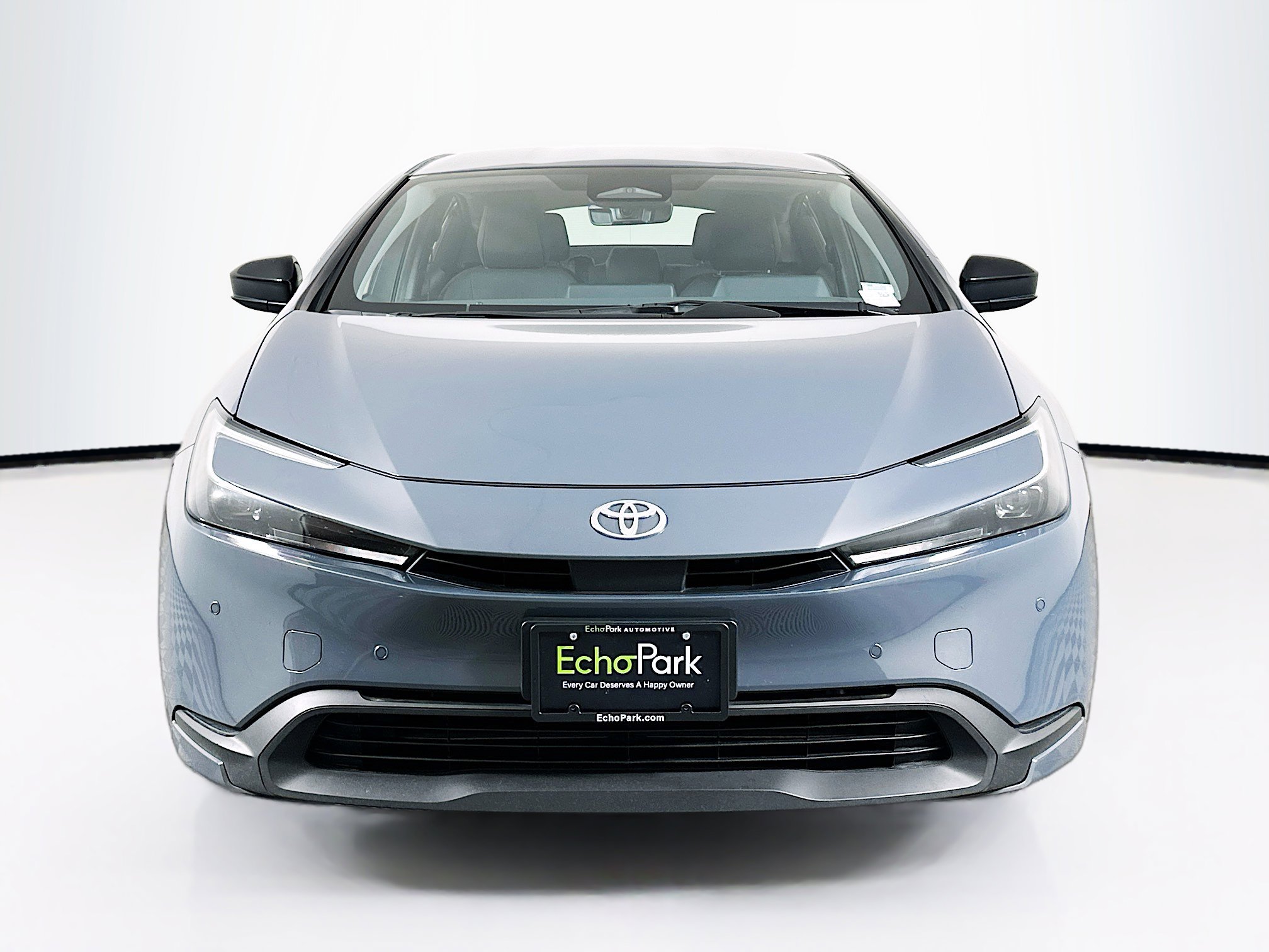 Used 2025 Toyota Prius LE image 2