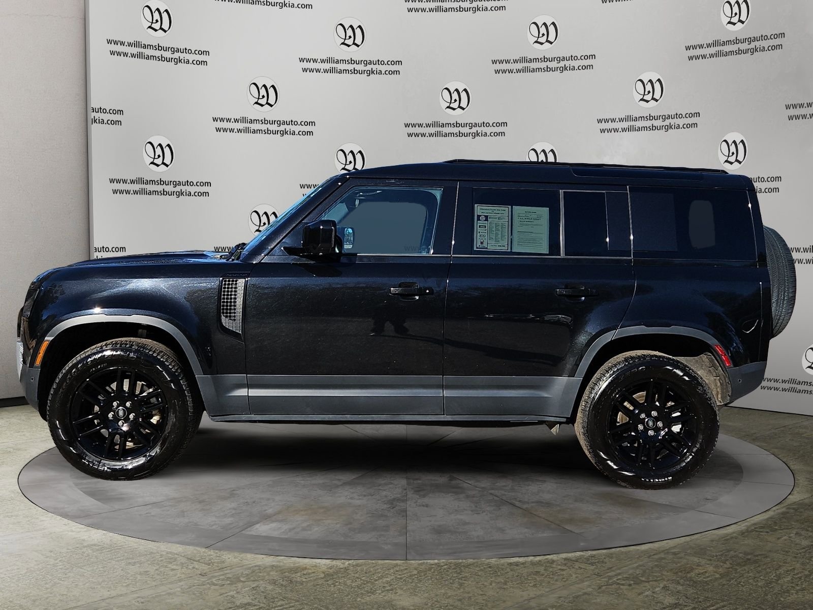 Used 2025 Land Rover Defender 110 S AWD/4WD image 2
