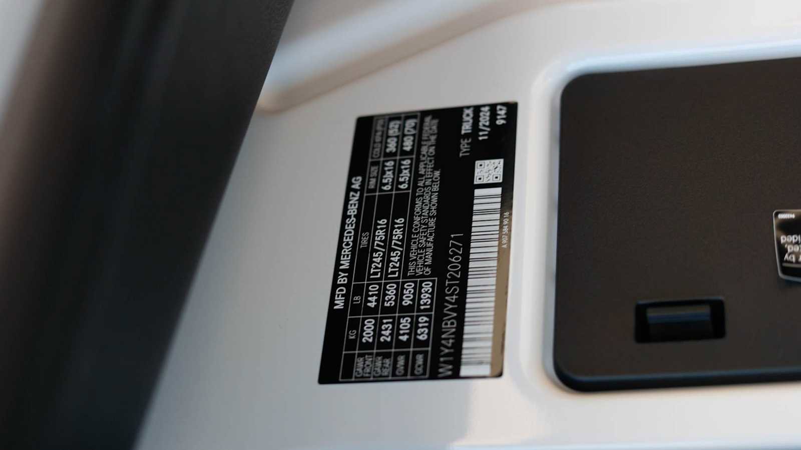 New 2025 Mercedes-Benz Sprinter 2500 image 28