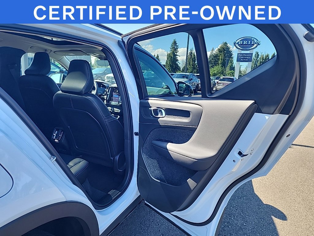 Certified 2026 Volvo XC40 B5 Plus AWD/4WD image 17