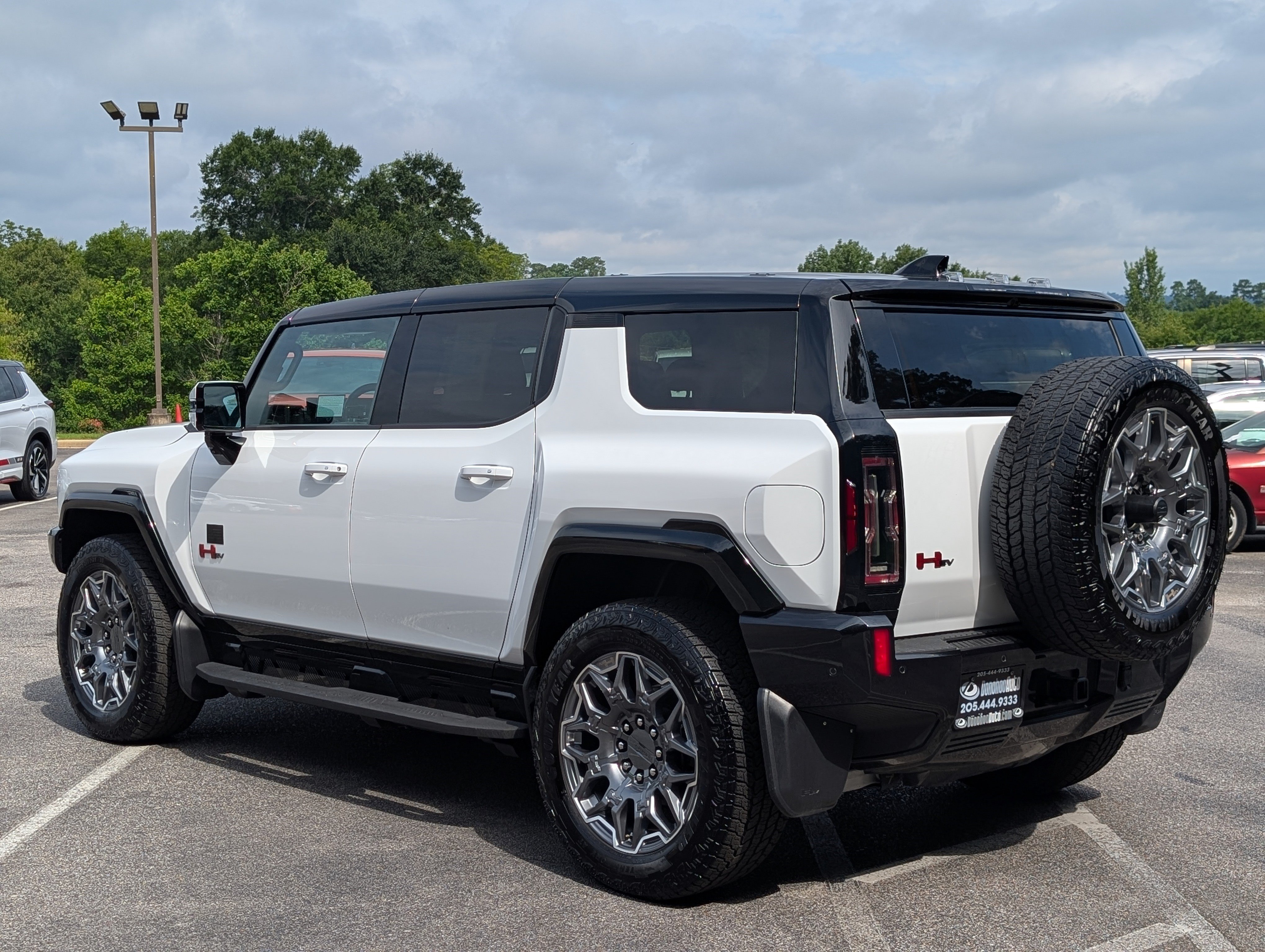 Used 2025 GMC Hummer EV 3X w/ LPO, Sport Package AWD/4WD image 7