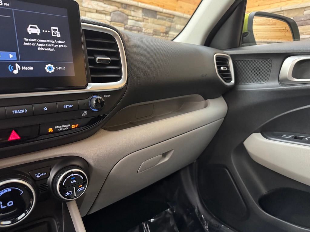 Used 2023 Hyundai Venue SEL FWD image 35
