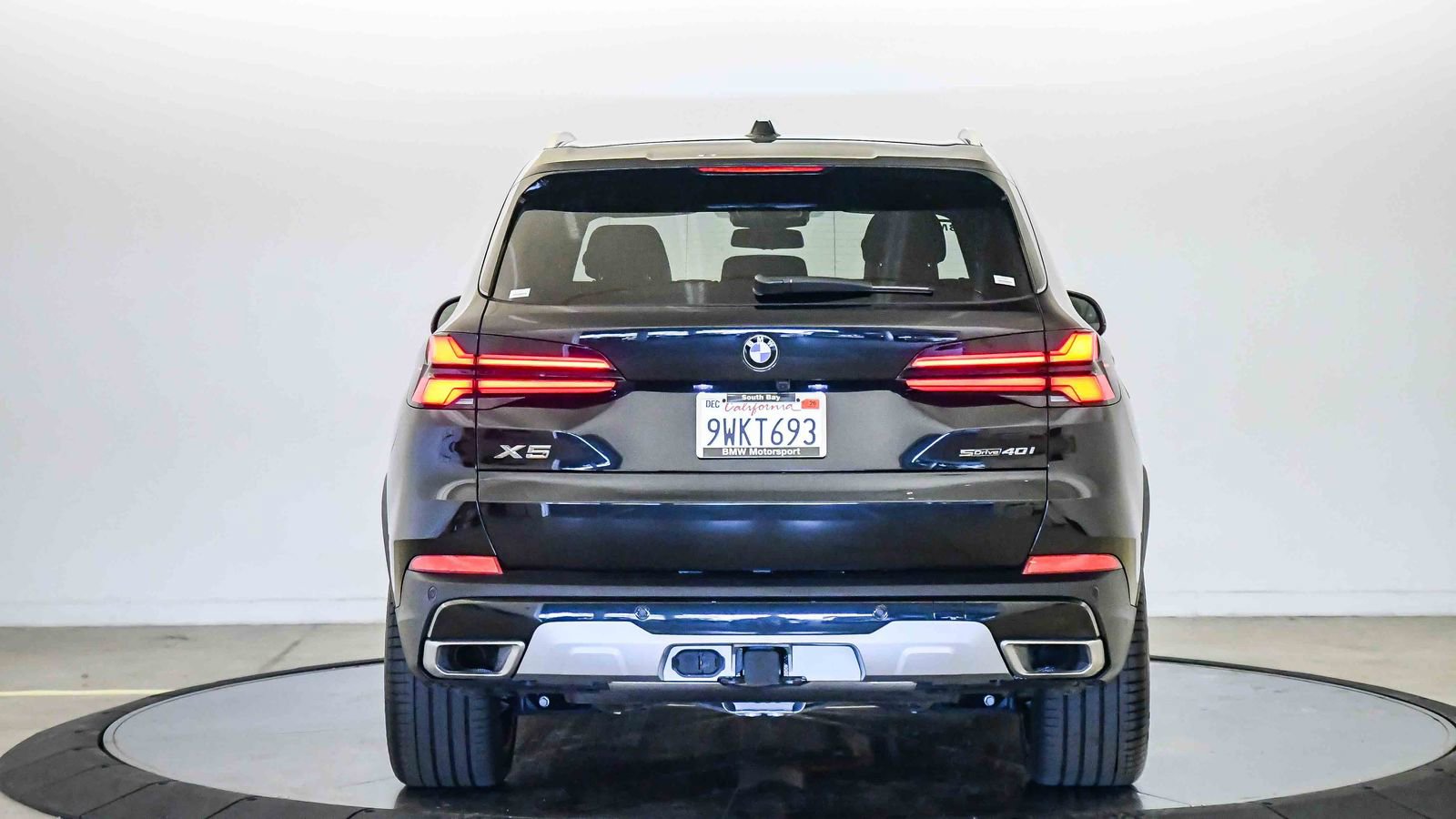 Used 2026 BMW X5 sDrive40i w/ Premium Package RWD image 3