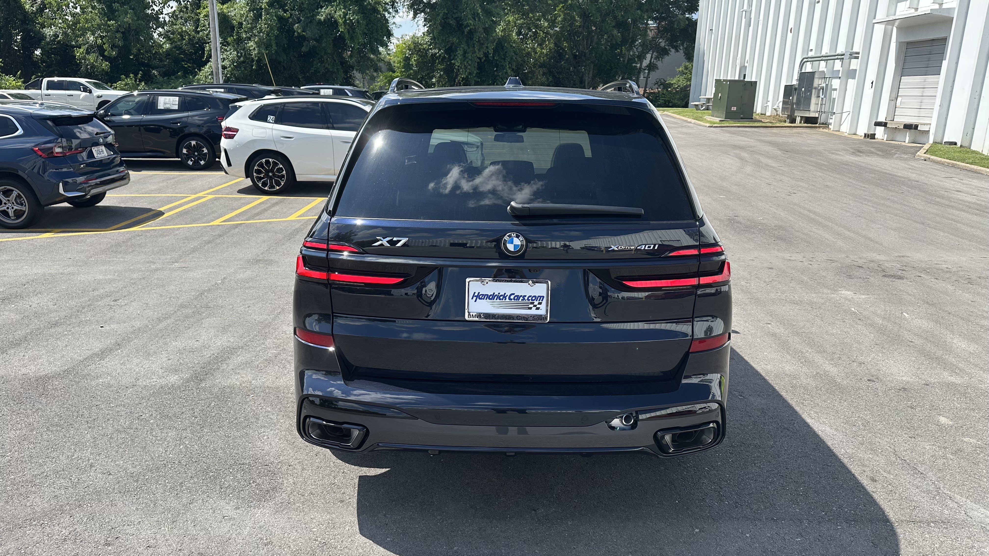 New 2027 BMW X7 xDrive40i w/ Executive Package AWD/4WD image 9