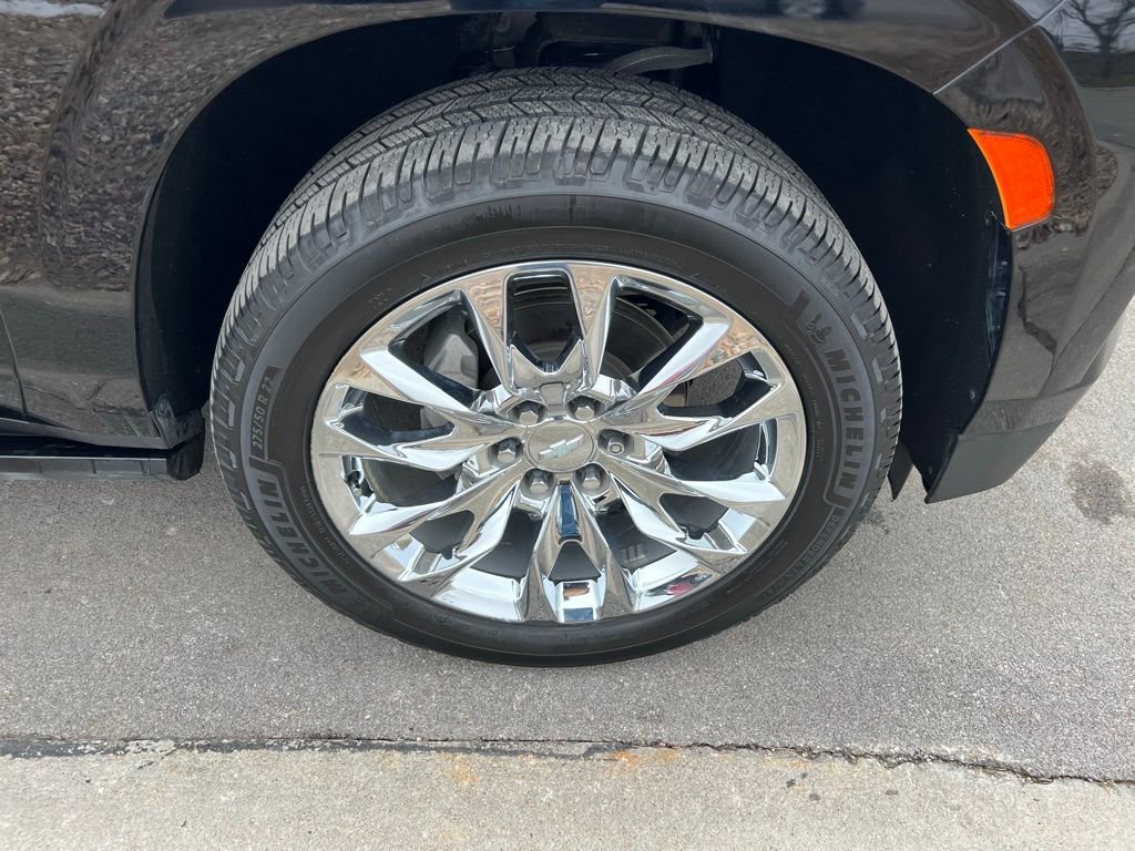 Used 2021 Chevrolet Suburban High Country w/ Premium Package 2 image 12