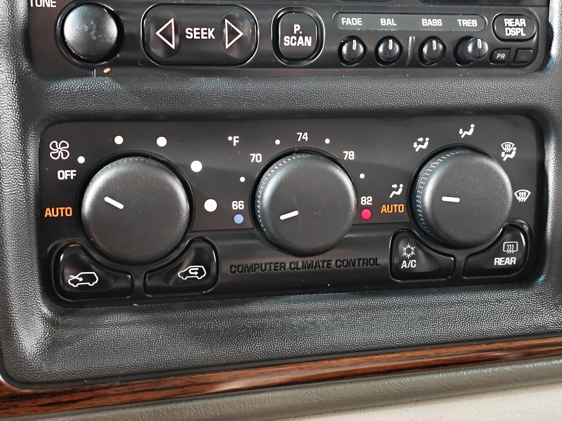 Used 2002 Cadillac Escalade AWD image 23