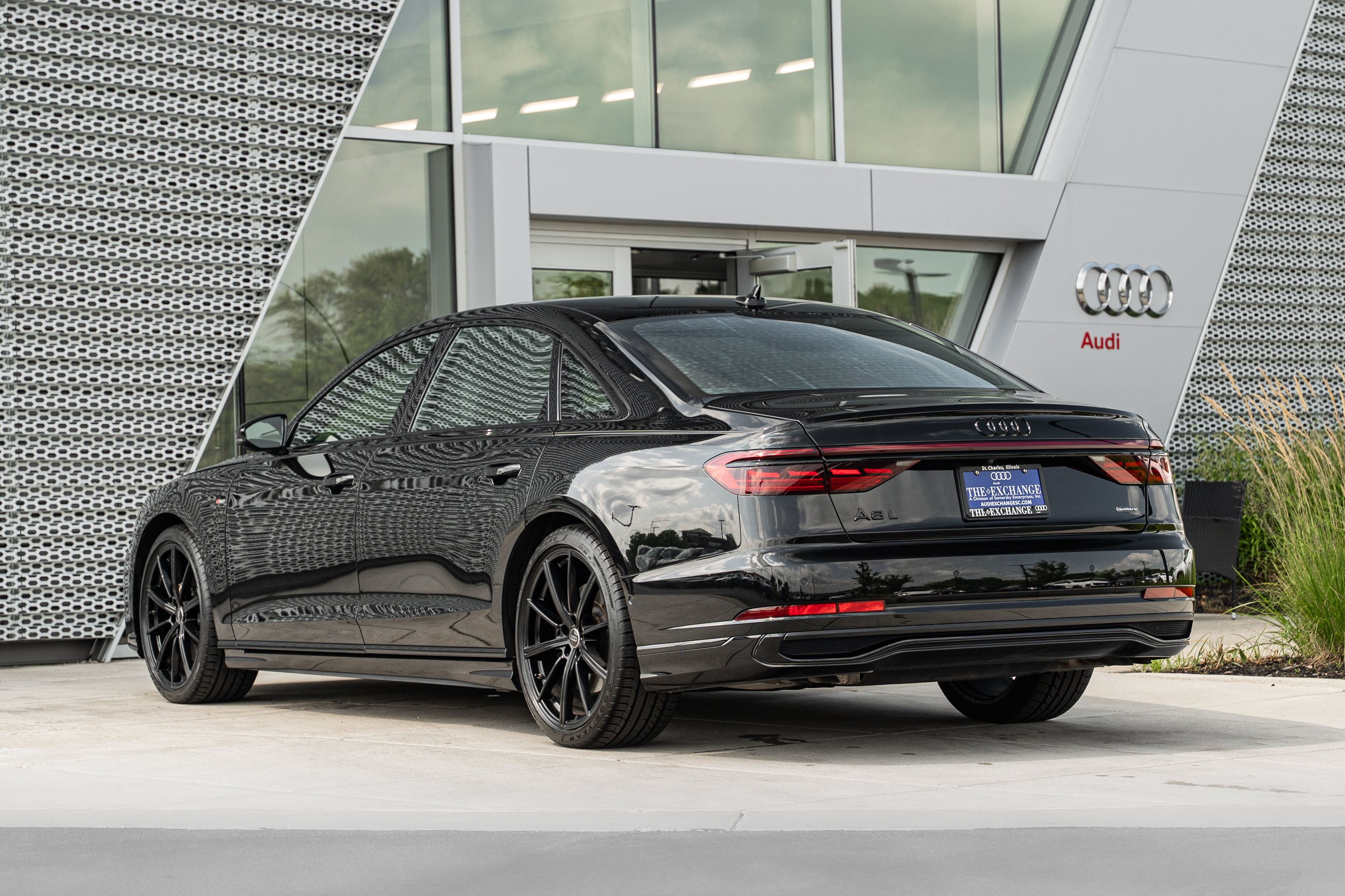Certified 2022 Audi A8 L 3.0T AWD/4WD image 5
