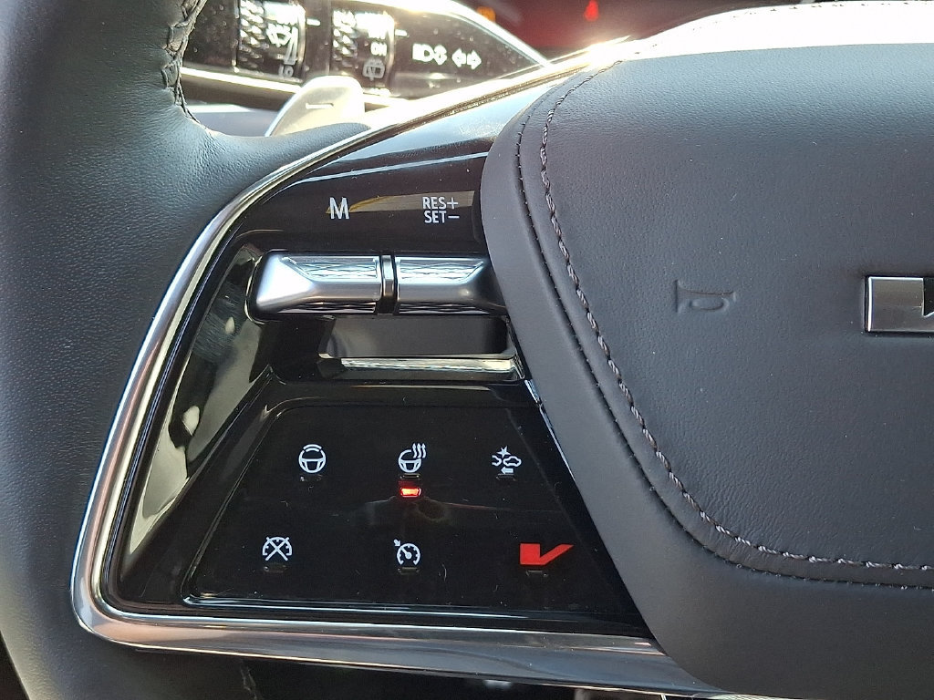 Certified 2026 Cadillac Escalade ESV V AWD/4WD image 25