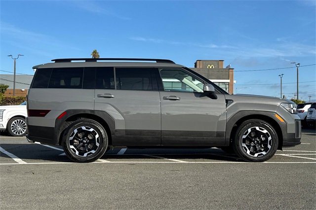 Used 2024 Hyundai Santa Fe SEL image 3