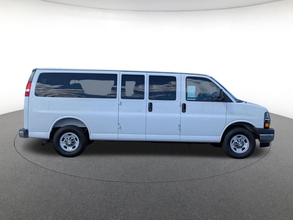 Used 2025 Chevrolet Express 3500 LT w/ LT Preferred Equipment Group image 4