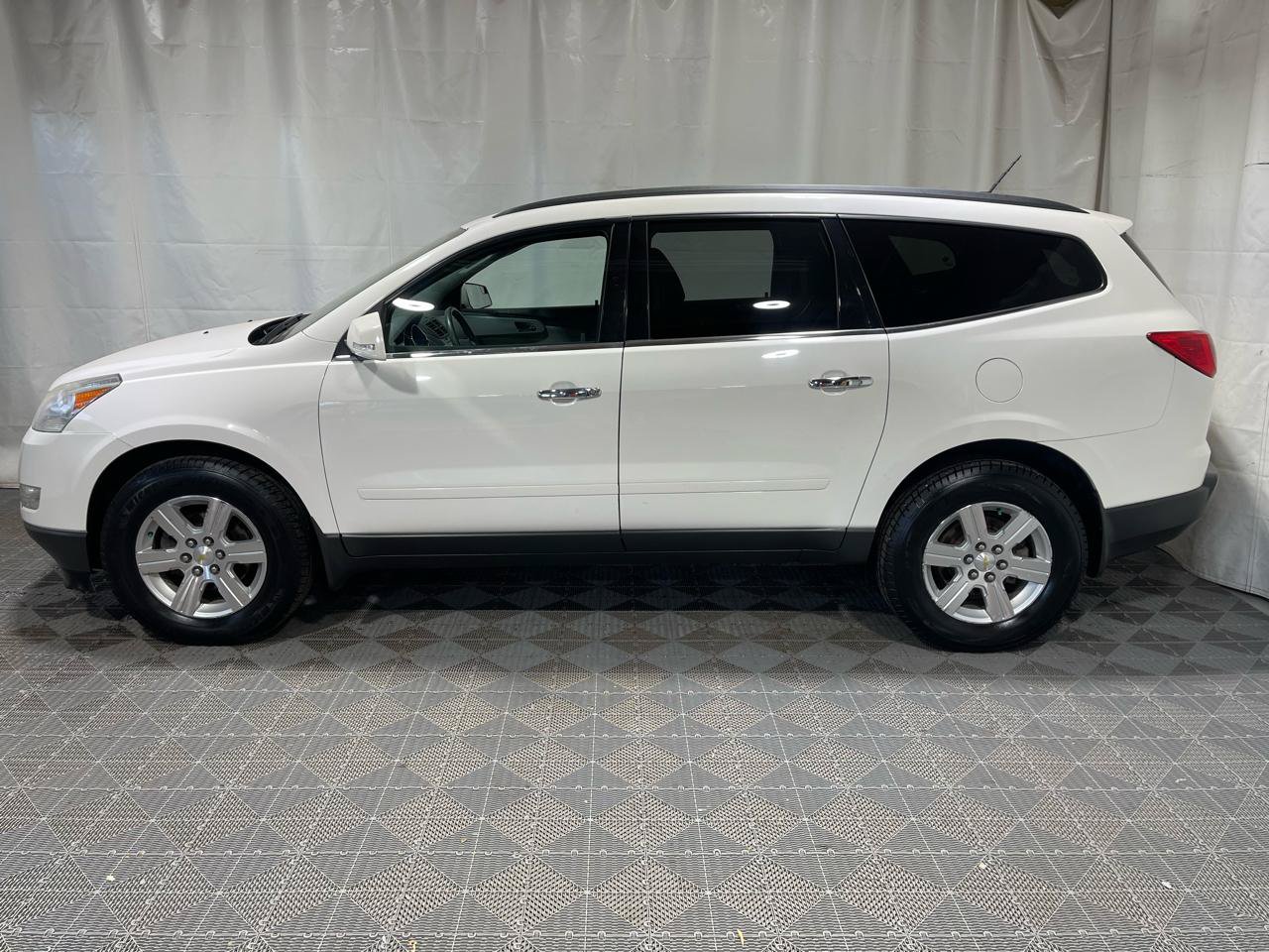 Used 2011 Chevrolet Traverse LT AWD/4WD image 5