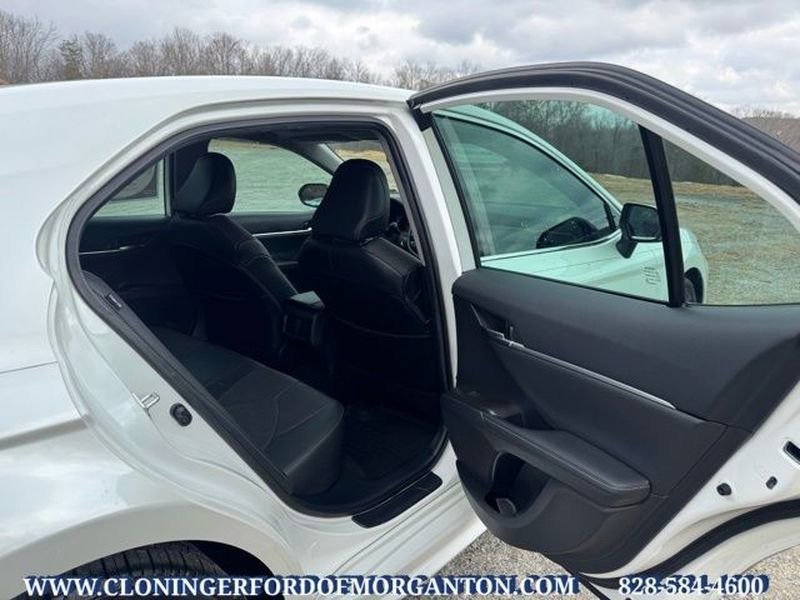 Used 2021 Toyota Camry XSE w/ Navigation Package image 17