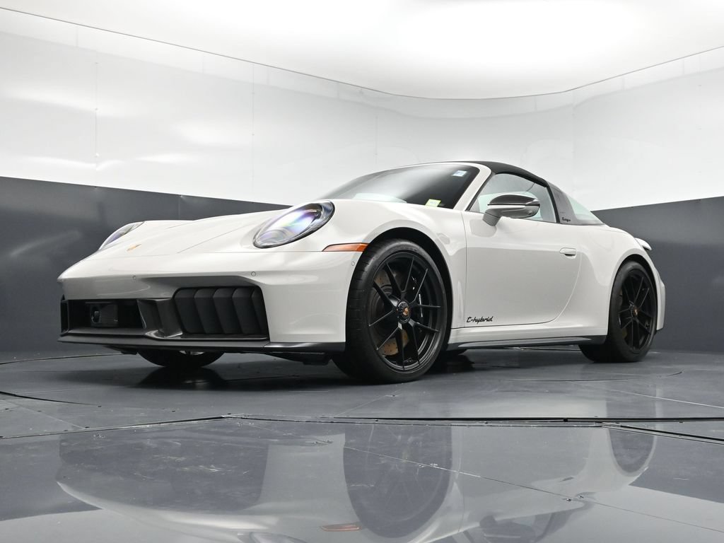 Certified 2026 Porsche 911 Targa 4 GTS AWD/4WD image 21