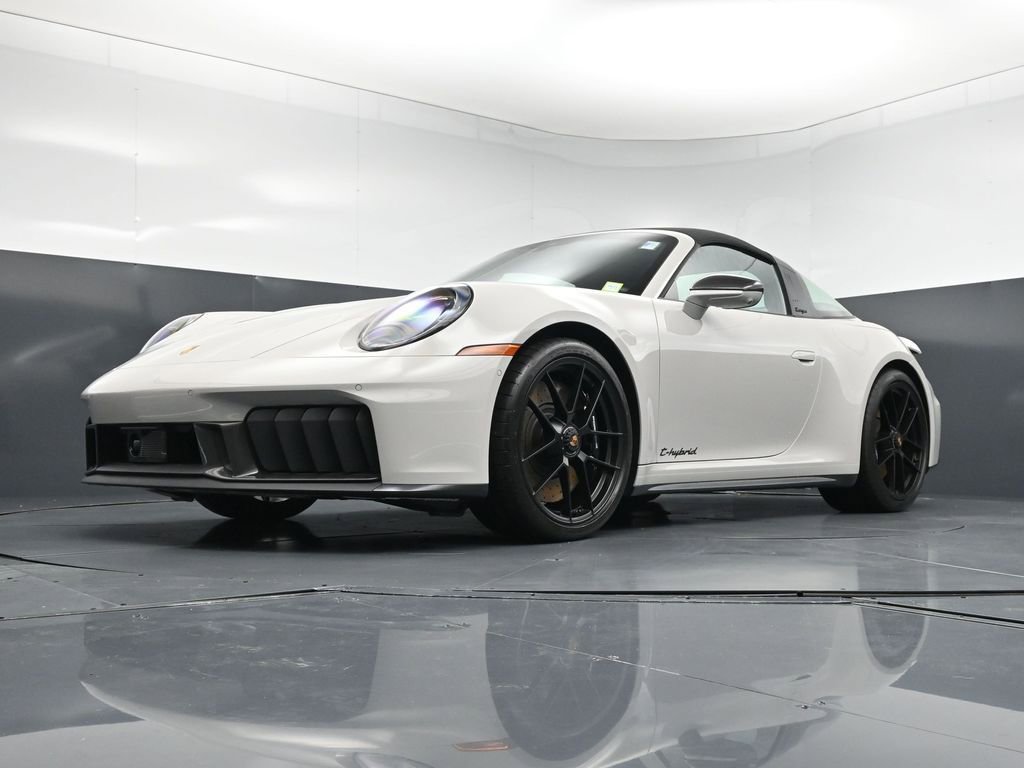 Certified 2026 Porsche 911 Targa 4 GTS AWD/4WD image 21