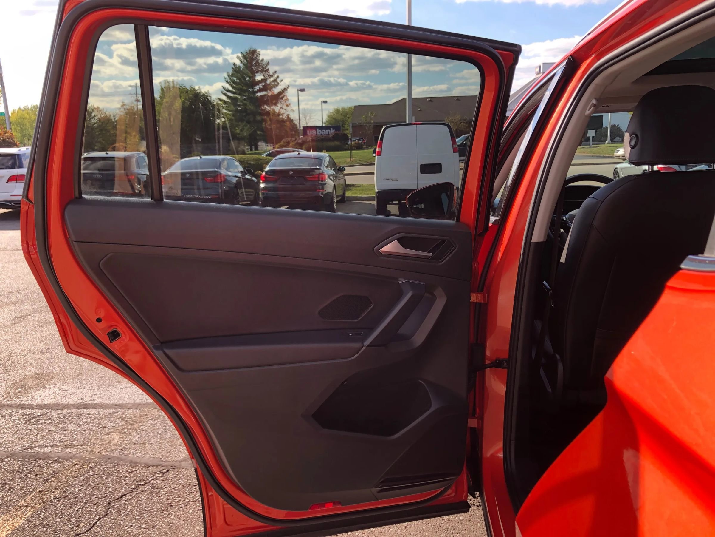 Used 2019 Volkswagen Tiguan SEL image 31