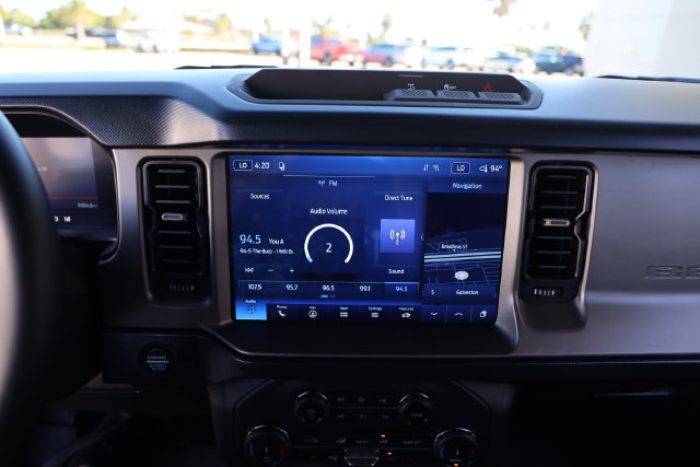 Used 2022 Ford Bronco Outer Banks AWD/4WD image 17