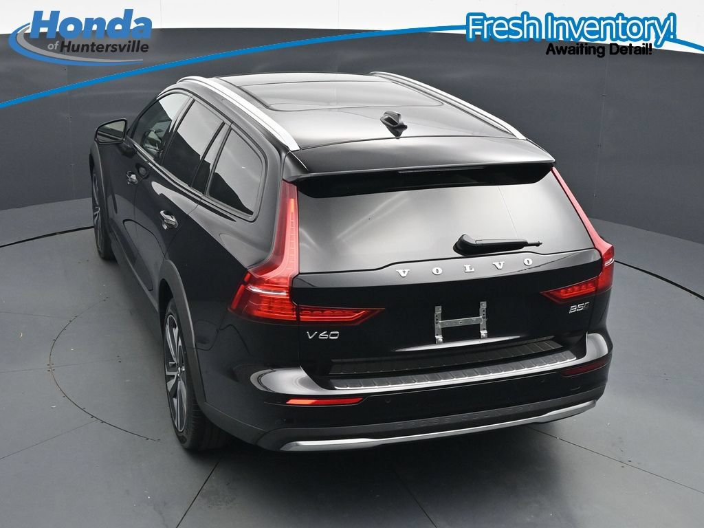 Used 2025 Volvo V60 B5 Cross Country Plus AWD/4WD image 23