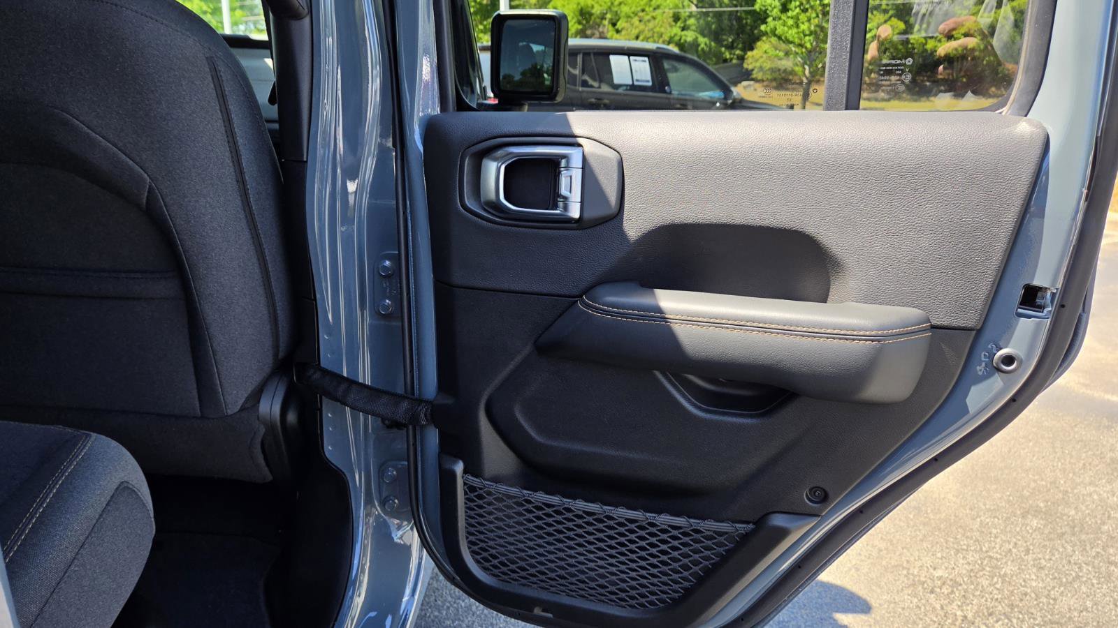 Used 2024 Jeep Wrangler Sahara image 53