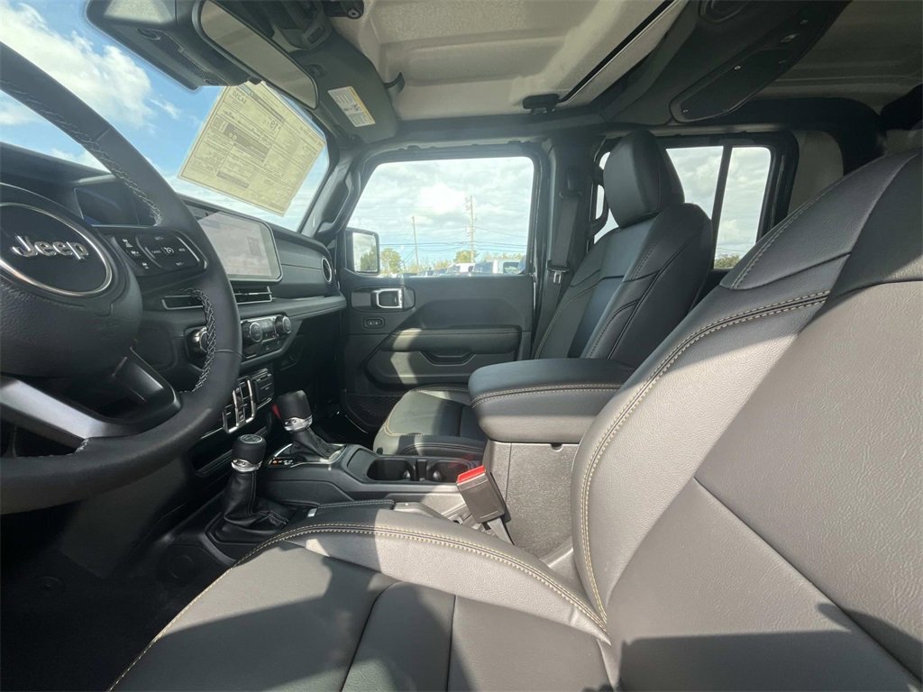 New 2025 Jeep Gladiator Sport image 10