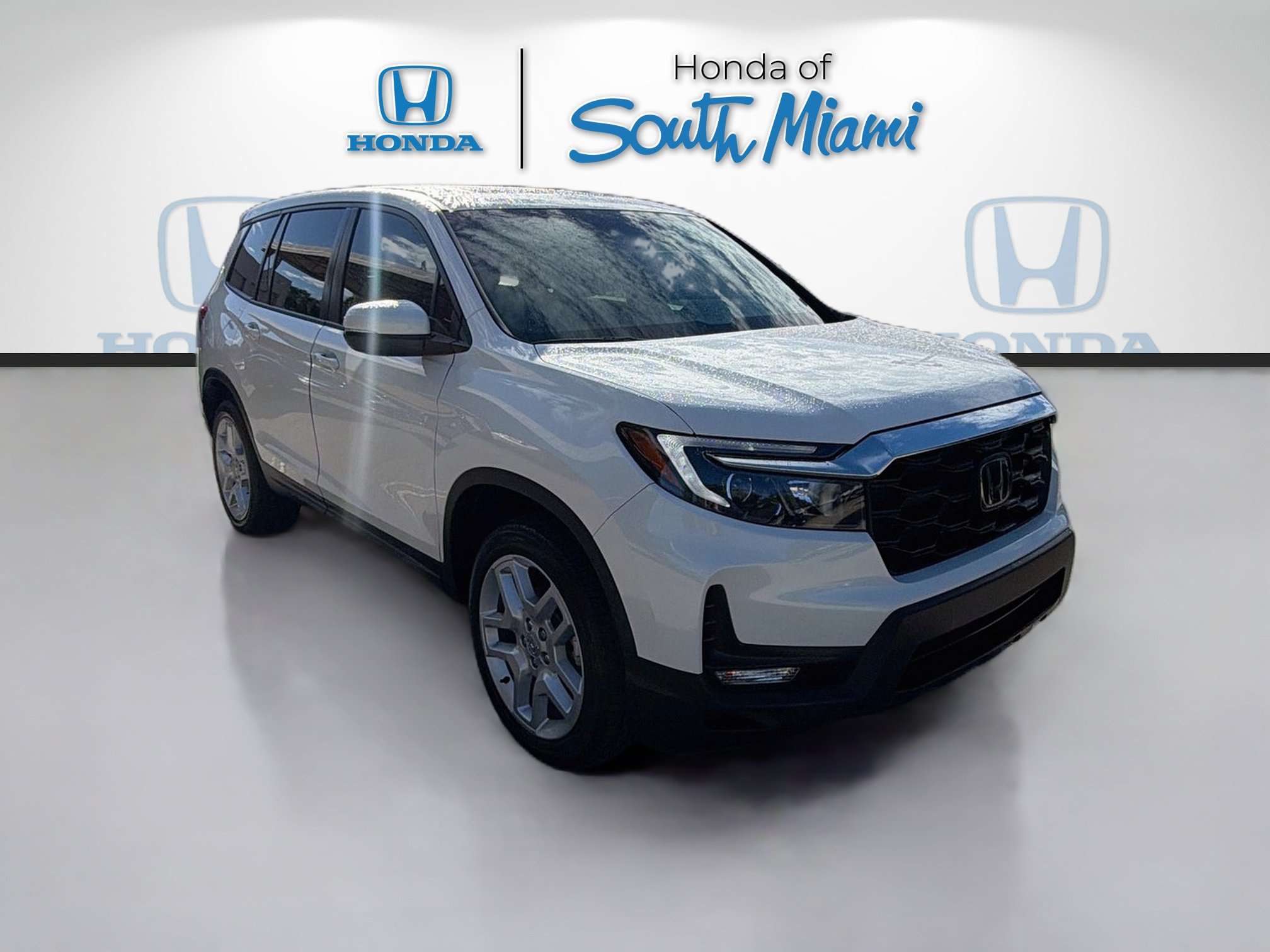 Certified 2025 Honda Passport EX-L image 1