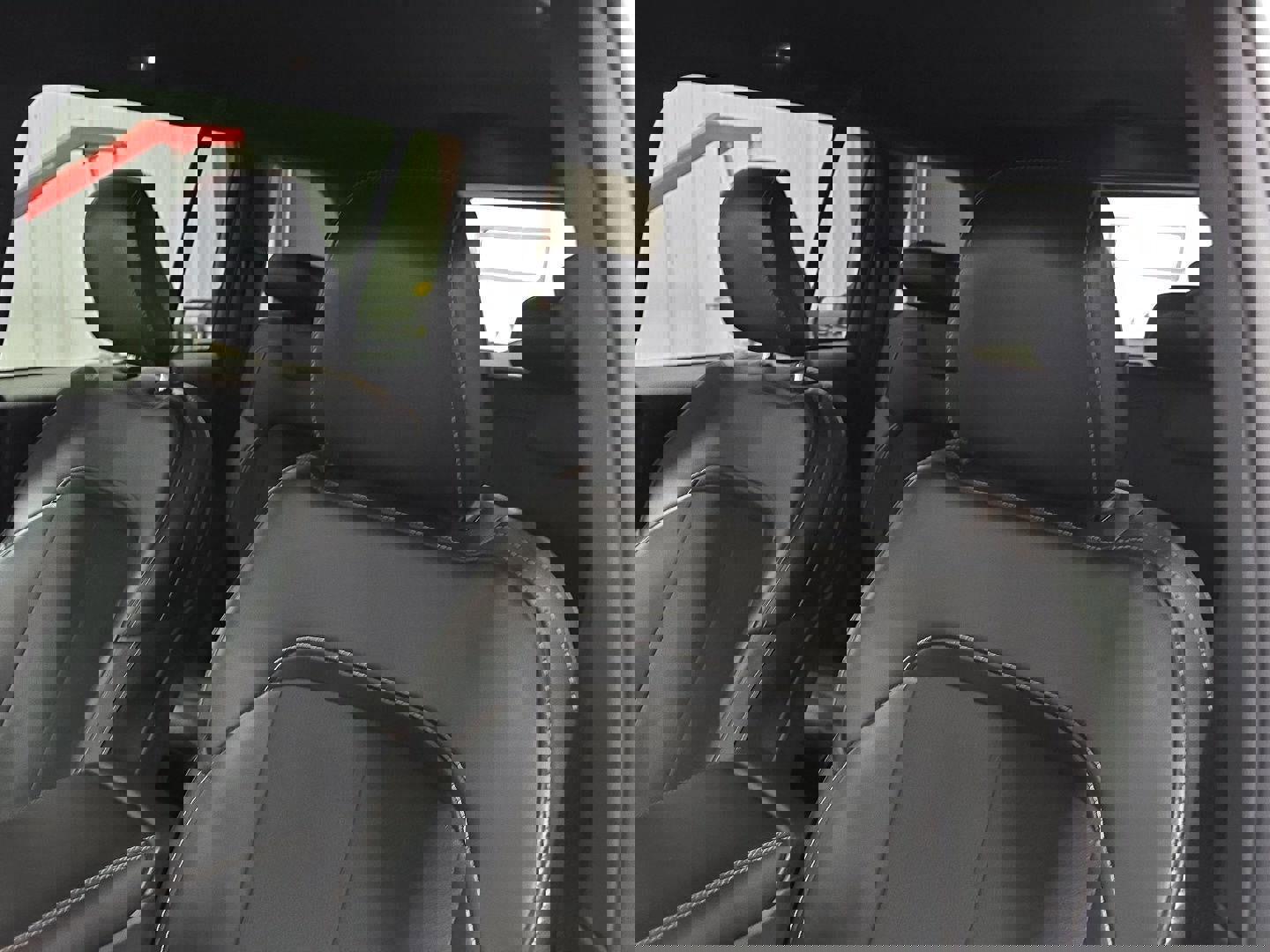 Used 2024 Jeep Grand Cherokee Altitude image 19