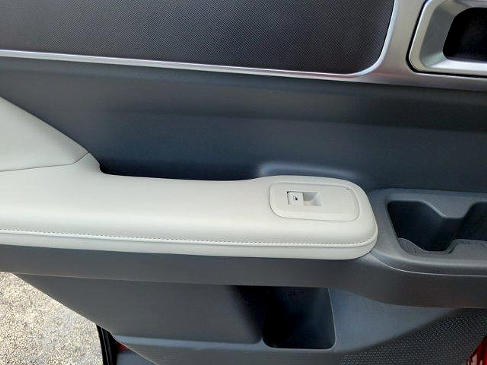 Used 2025 Hyundai Santa Fe SEL FWD image 18