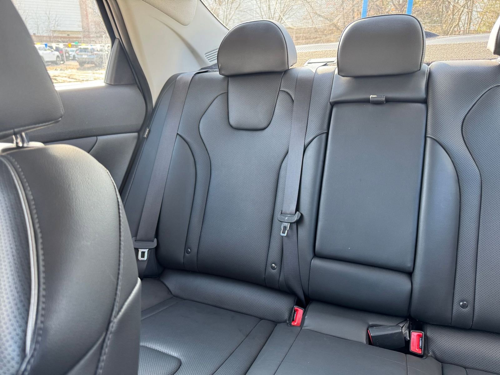 Used 2025 Hyundai Elantra Limited image 41