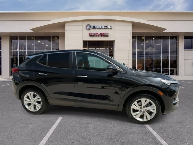 Certified 2024 Buick Encore GX Preferred w/ Advanced Technology Package FWD image 17