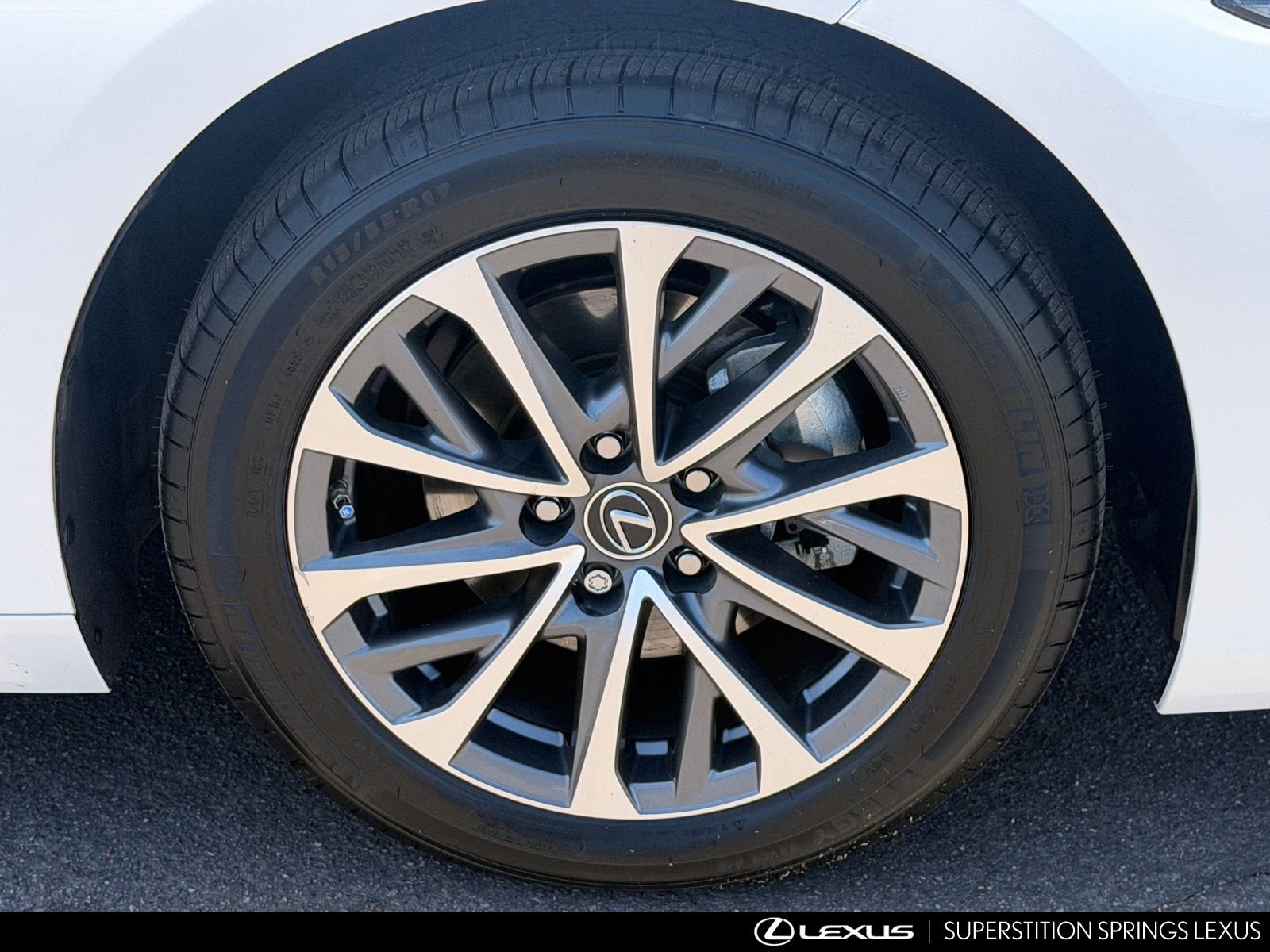 Certified 2024 Lexus ES 350 w/ Accessory Package (Z2) FWD image 11