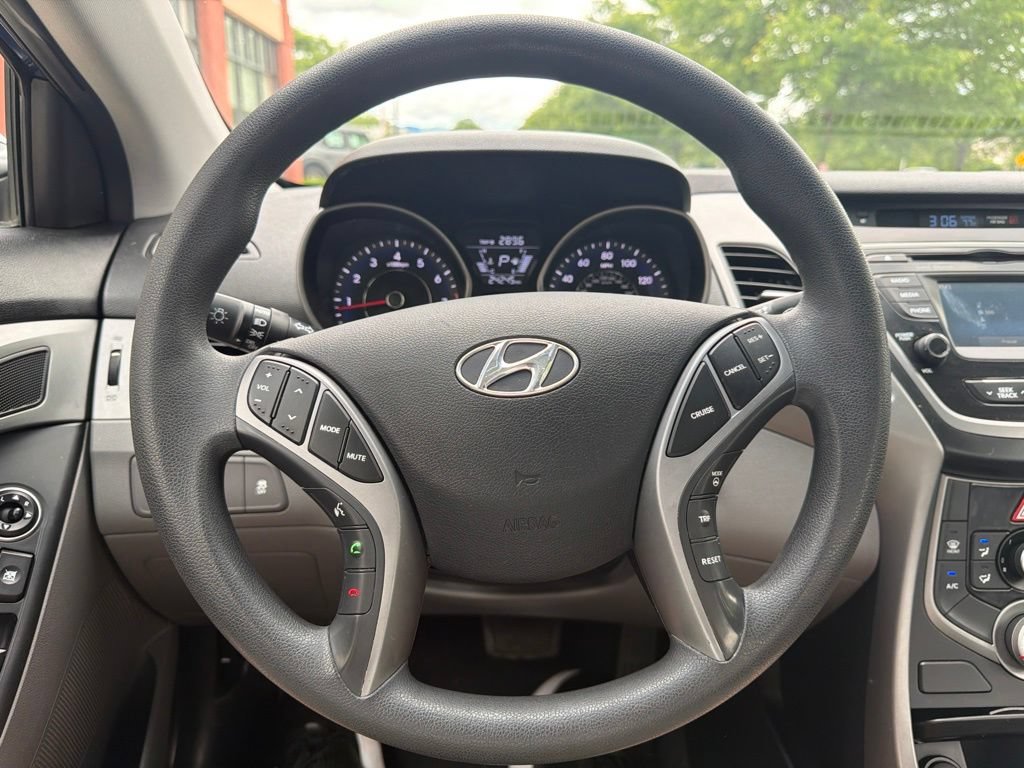 Used 2015 Hyundai Elantra SE w/ Option Group 02 FWD image 24
