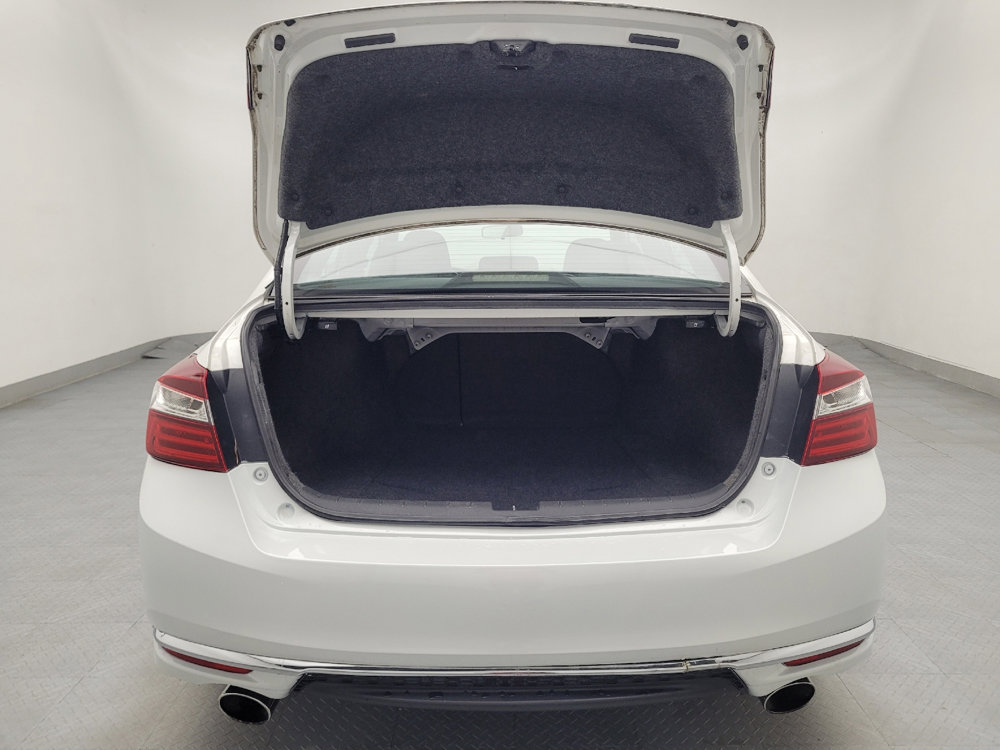 Used 2017 Honda Accord Sport image 29