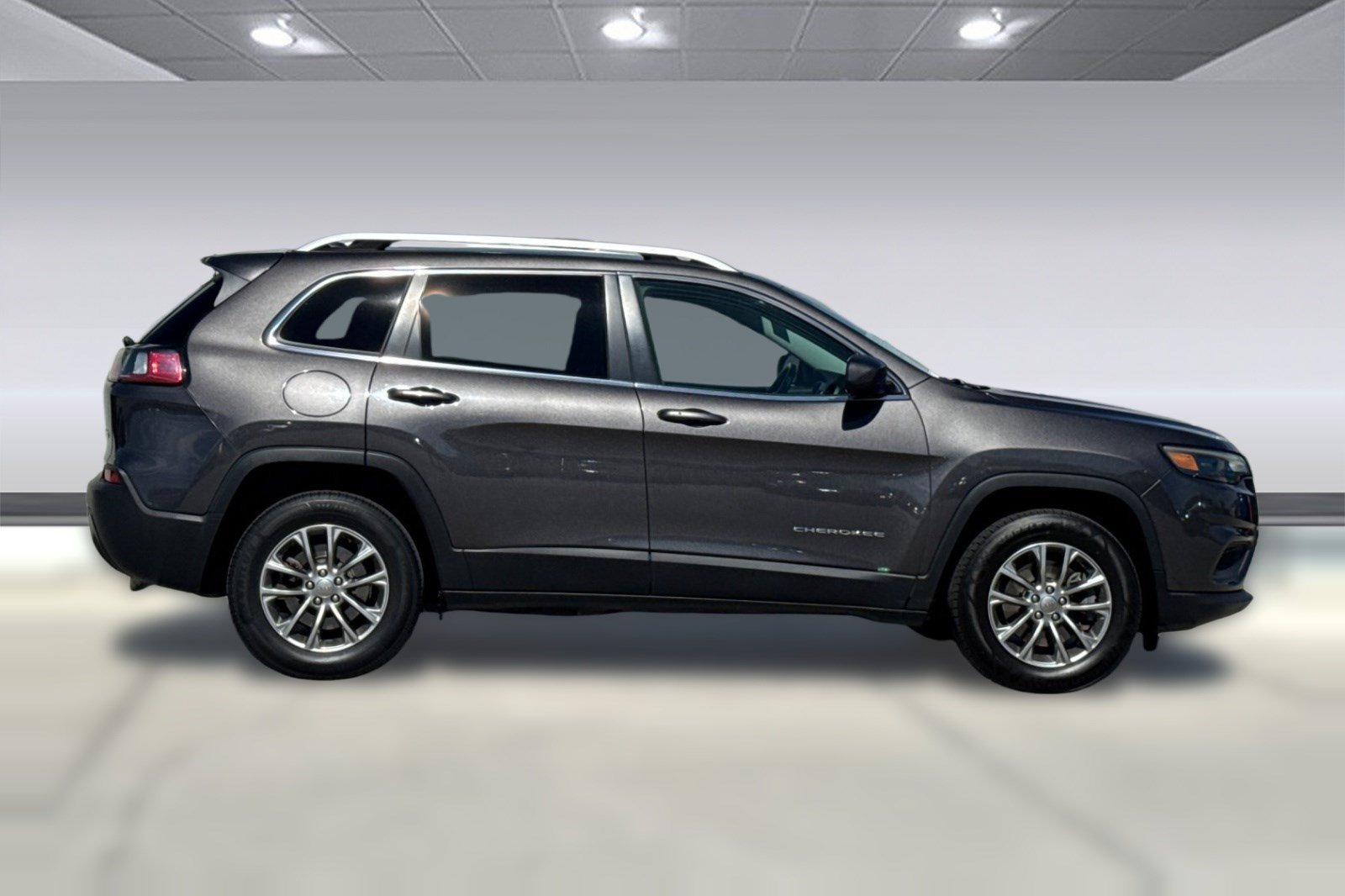 Used 2019 Jeep Cherokee Latitude Plus AWD/4WD image 8