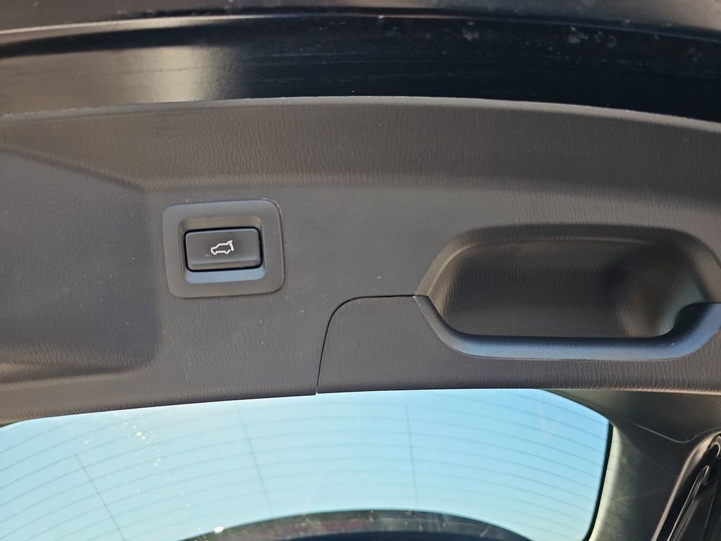 Used 2023 MAZDA CX-9 Touring image 18