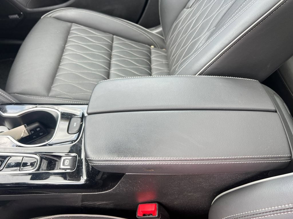 Used 2023 Buick Envision Avenir AWD/4WD image 32