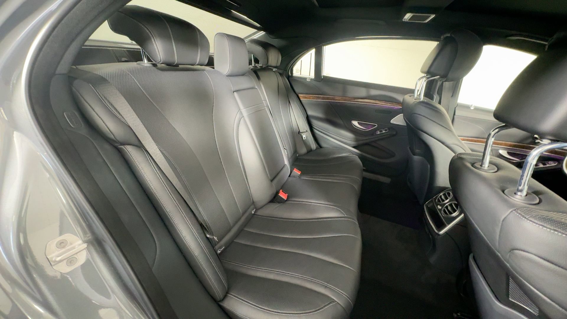 Used 2017 Mercedes-Benz S 550 4MATIC Sedan image 26