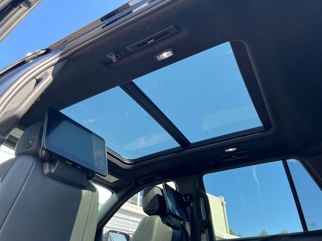 Used 2021 GMC Yukon Denali w/ Denali Ultimate Package image 17